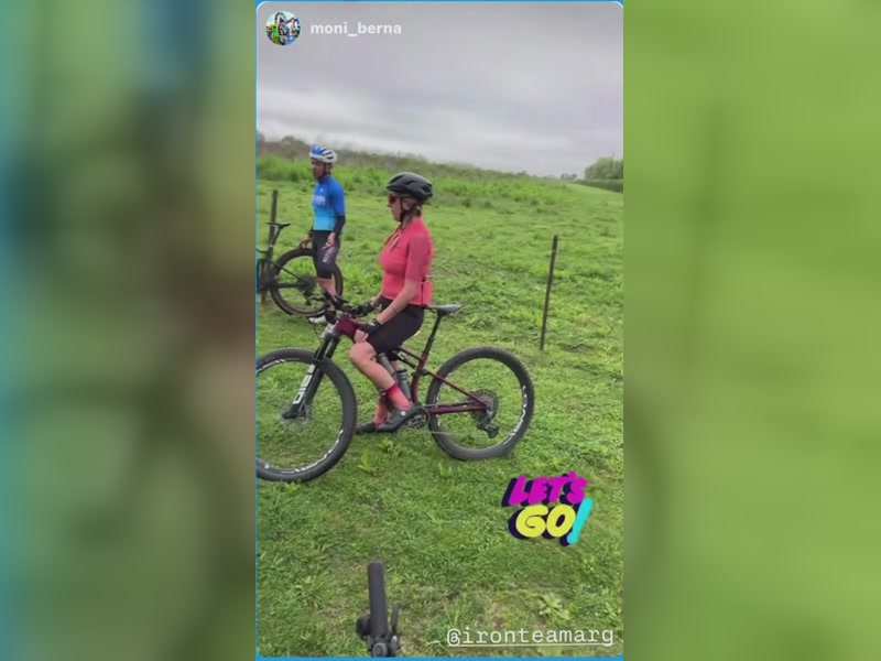 Integrantes de IRONTEAM durante una salida de ciclismo